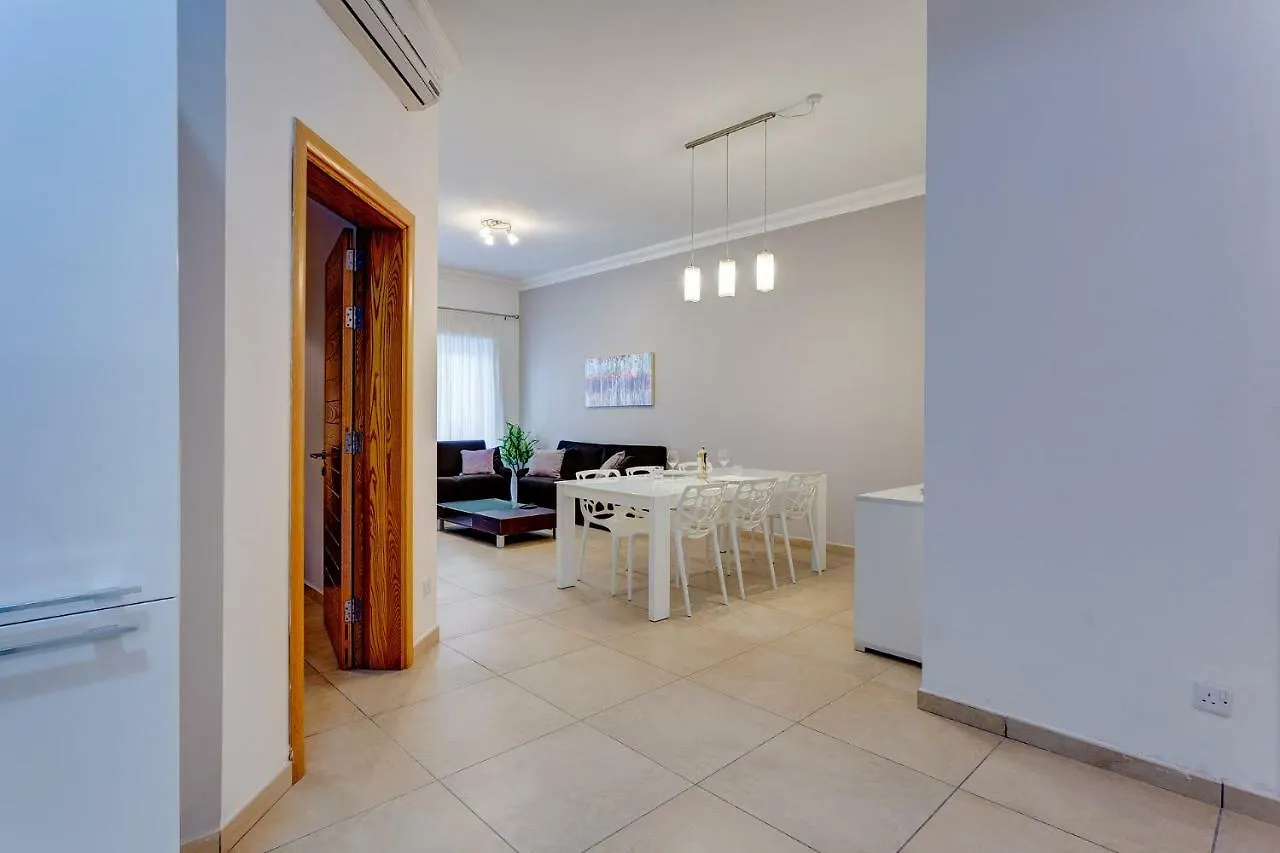 Gorgeous Apartment With Terrace In Fort Cambridge, Pool Sliema Malta