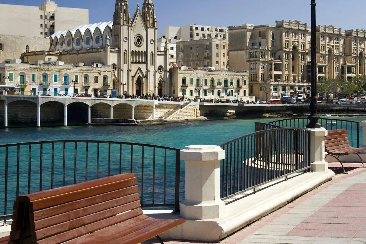 Gorgeous Apartment With Terrace In Fort Cambridge, Pool Sliema