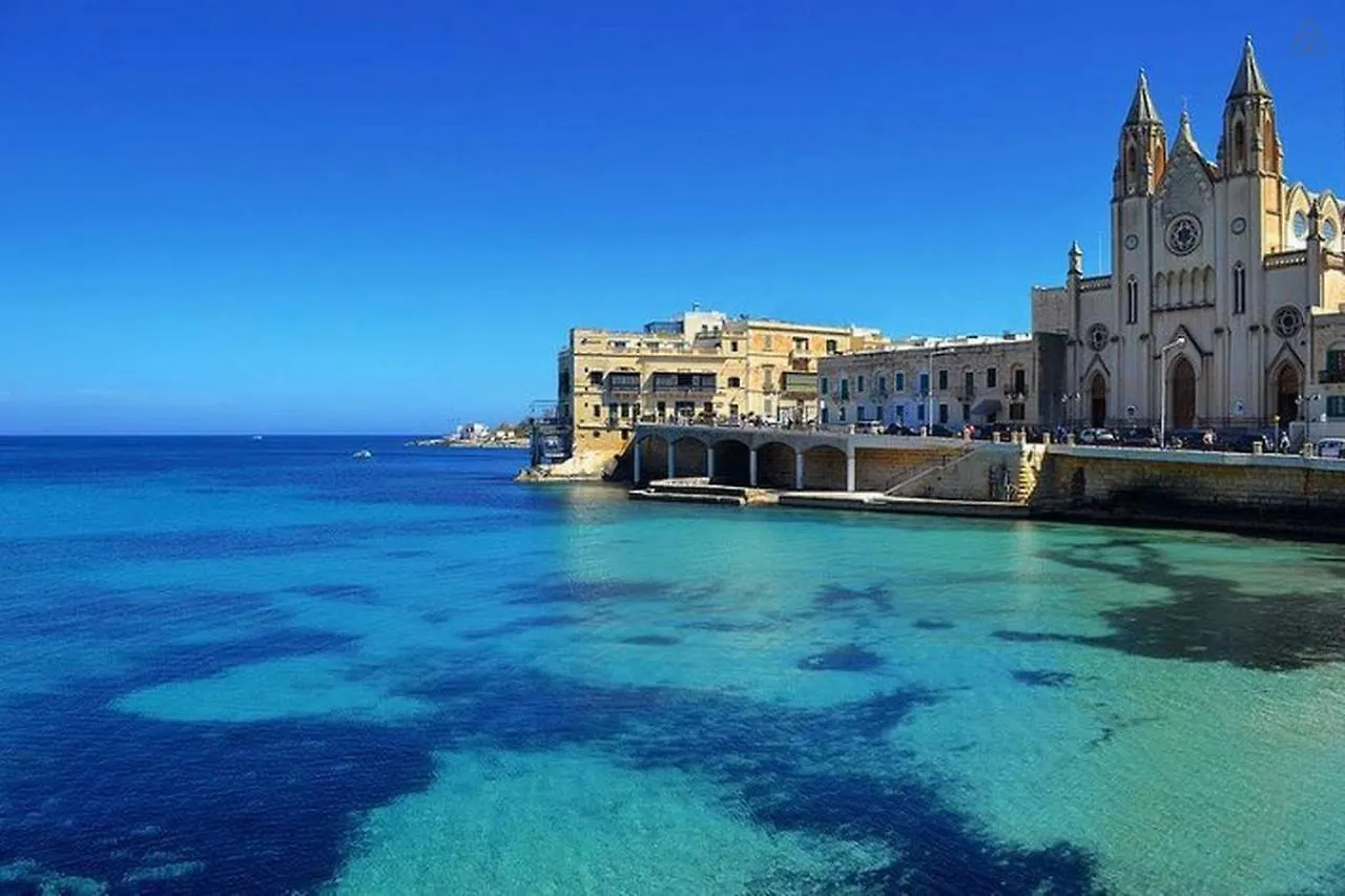 Gorgeous Apartment With Terrace In Fort Cambridge, Pool Sliema