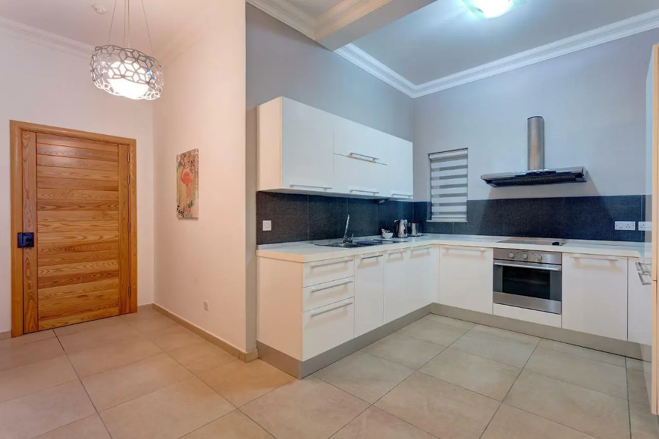 Gorgeous Apartment With Terrace In Fort Cambridge, Pool Sliema Malta